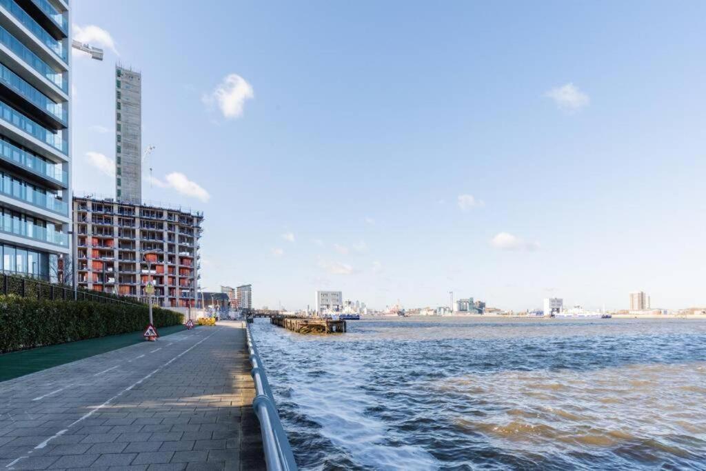 Luxury River Side Penthouse Лондон Экстерьер фото